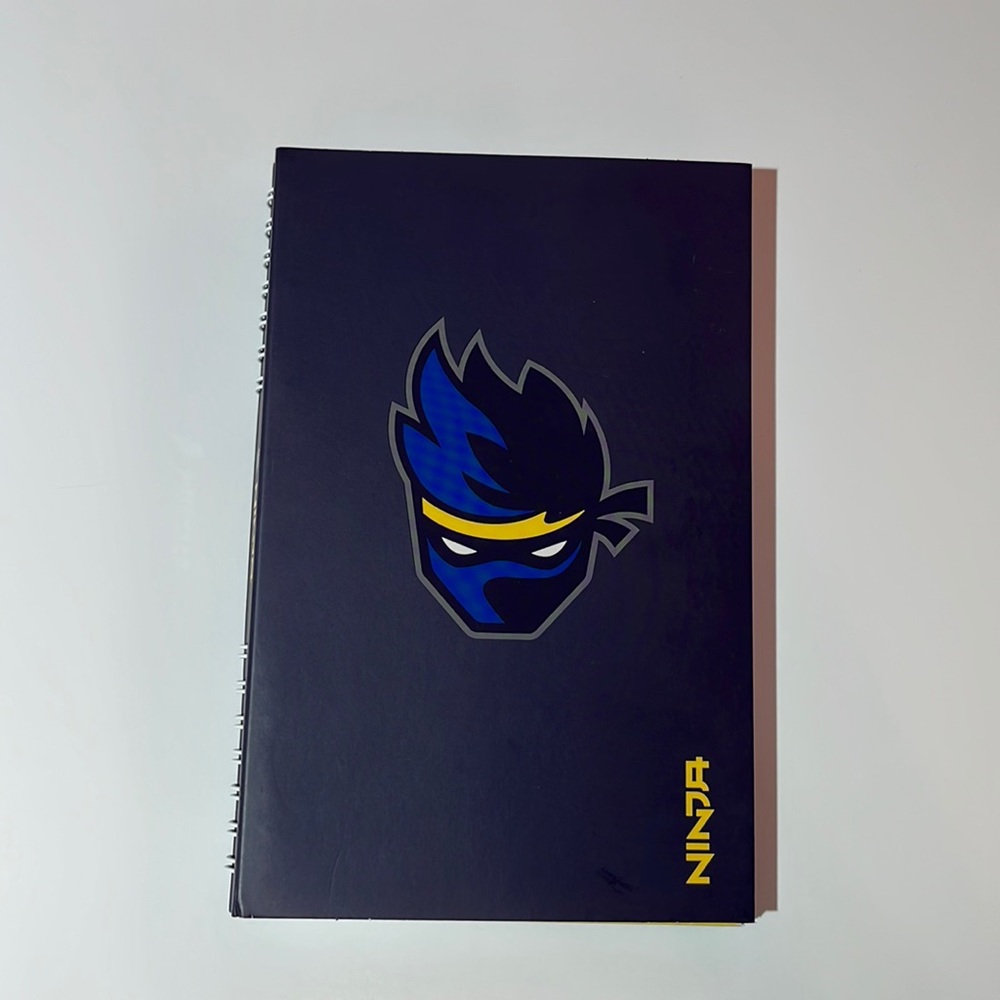 NWT: Ninja Notebook: Notebook with Stickers and Tips to Improve Your E-Game